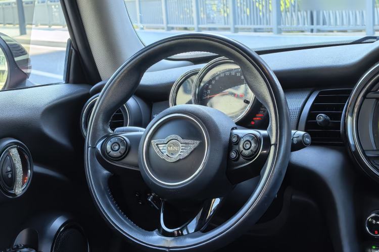 Used MINI 2014 1.5T COOPER Excitement Interior 7