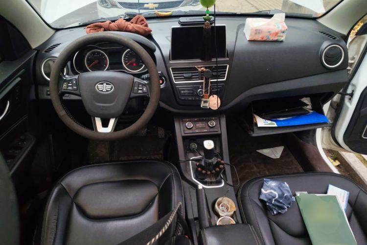 Used Bestune X40 2018 Internet Celebrity Edition 1.6L Manual Luxury Version
