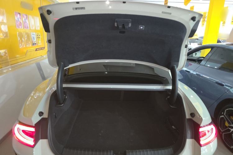 Used Xiaomi Auto SU7 2024 Four-Wheel Drive Ultra-Long Range Advanced Intelligent Driving Max Edition
