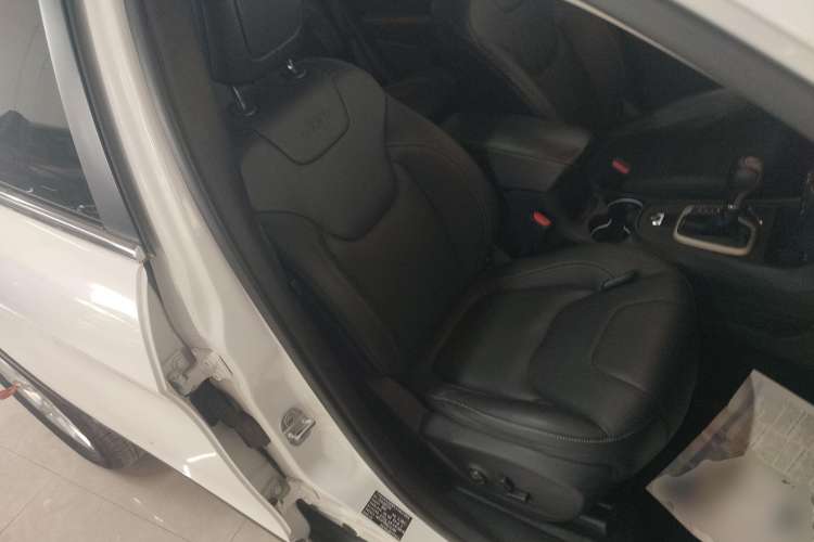 Used Jeep Cherokee 2016 2.4L Leading Smart Version