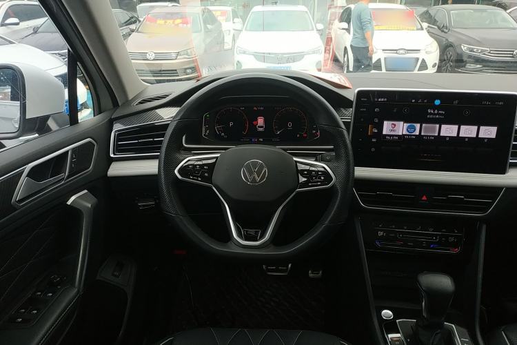 Used Volkswagen Tiguan L 2023 Restyled 330TSI Automatic Two-Wheel Drive R-Line Enhanced Comfort Version Steering Wheel