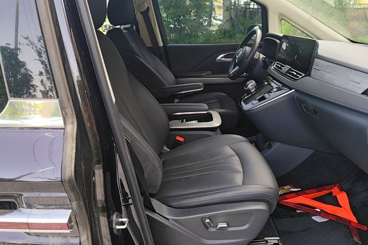 Used Hongqi HQ9 PHEV 2024 2.0T Four-Wheel Drive Business Edition
