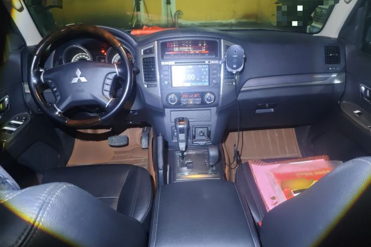 Used Mitsubishi Pajero 2015 3.0L Automatic Elite Plus Version China V Standard