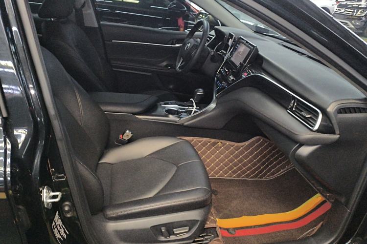 Used Toyota Camry 2021 2.0G Luxury Edition Right Front Seat