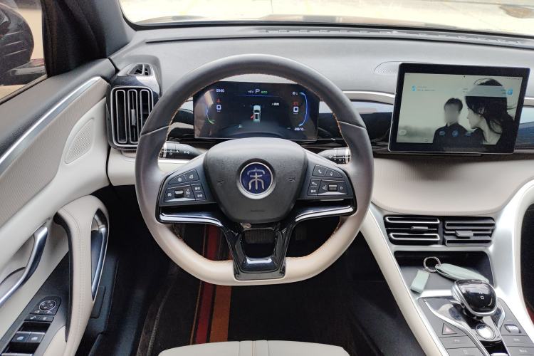 Used BYD Song Pro New Energy 2024 HONOR Edition DM-i 71KM Navigation Model Steering Wheel