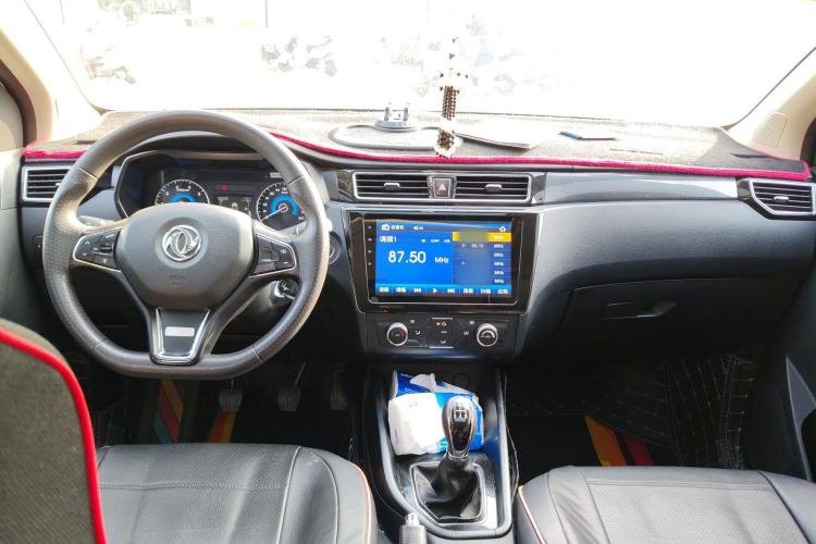 Used Dongfeng Fengon 580 2021 Revised ☆ Star Edition 1.8L Manual Elite Version Center Console