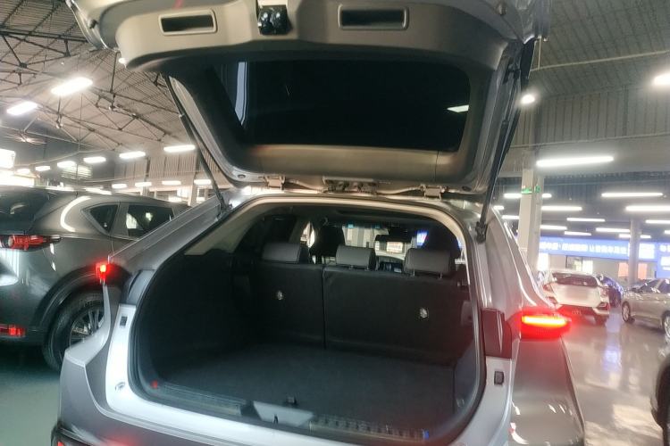 Used Toyota Venza 2023 2.0L CVT Two-Wheel Drive Luxury Edition Trunk