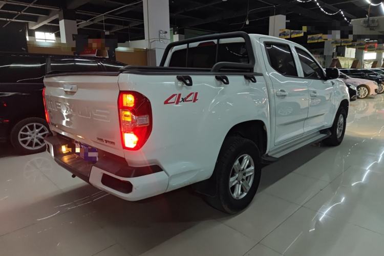 Used SAIC MAXUS T60 2017 2.8T Diesel Automatic 4x4 High-Ride Comfort Edition Standard Cabin China V Emission Standard
