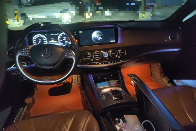 Used Mercedes-Benz Maybach S-Class 2016 S 400 4MATIC Center Console