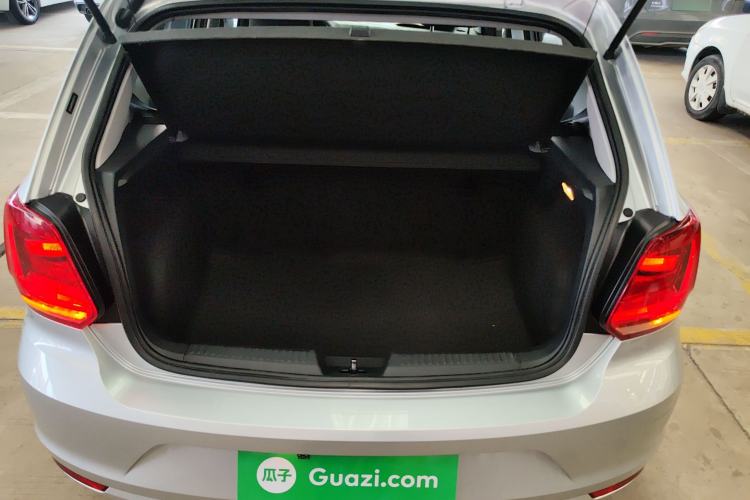 Used Volkswagen Polo 2016 1.4L Manual Fashion Model Trunk