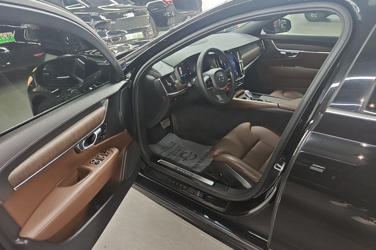 Used Volvo S90 2023 B5 Zhiyuan Luxury Edition