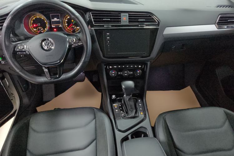 Used Volkswagen Tiguan L 2020 330TSI Automatic Two-Wheel Drive Smart Luxury Edition China VI Standard Center Console