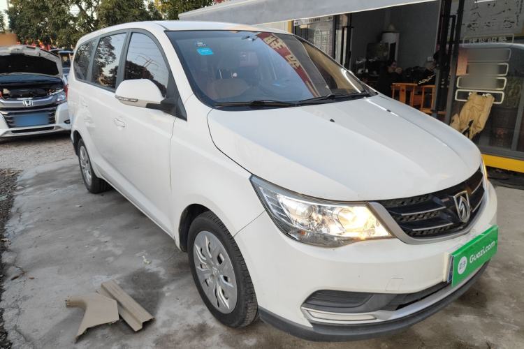Used Baojun 730 2016 Revised 1.5L Manual Standard Version 7 Seats China V Emission Standard Exterior 2
