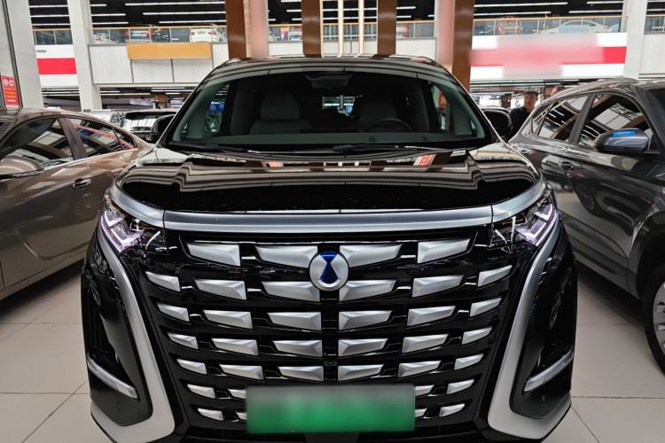 Used Denza D9 2022 DM-i 970 Four-Wheel Drive Prestige Model Front