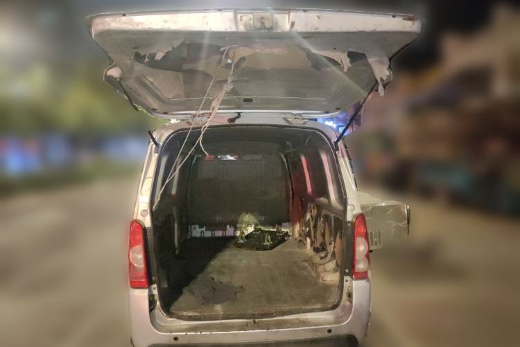 Used Wuling EV50 2020 Pure Electric Van Logistics Vehicle – Penghui Non-Heated Battery
