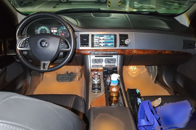 Used Jaguar XF 2014 XF 2.0T Prestige Edition Center Console