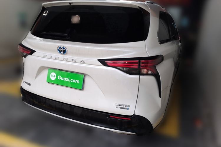 Used Toyota SIENNA 2023 2.5L Hybrid Deluxe Edition
