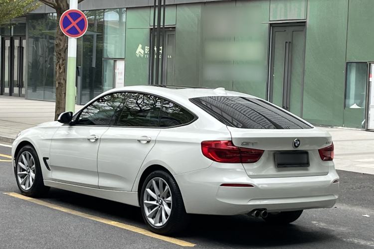 Used BMW 3 Series GT 2019 320i Sport Edition Exterior 4