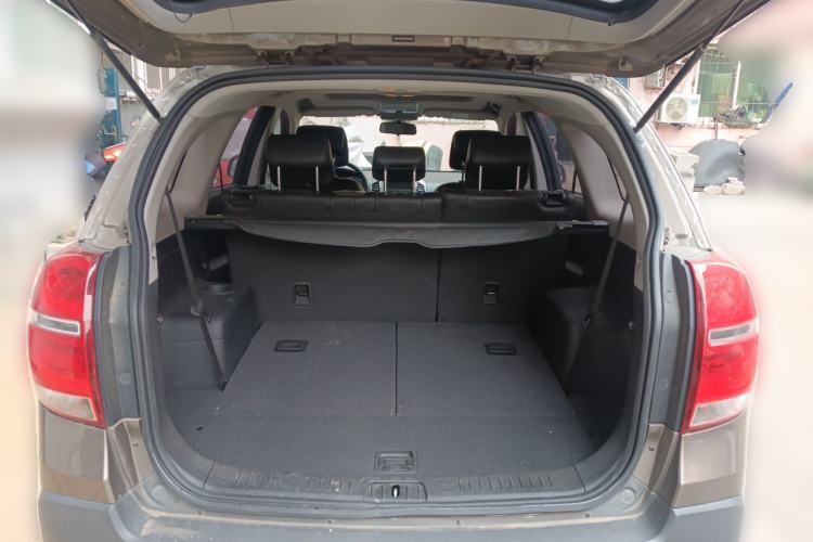 Used Chevrolet Captiva 2017 2.4L 4x4 Flagship Edition 7-Seater
