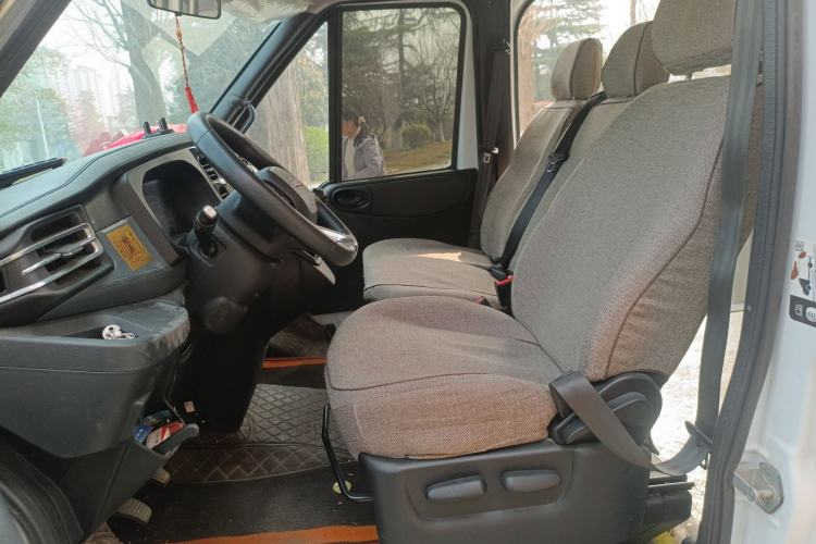 Used JMC Fushun 2022 2.0T Manual Multi-Function Passenger Vehicle Short Wheelbase Mid-Height Roof 6-Seater