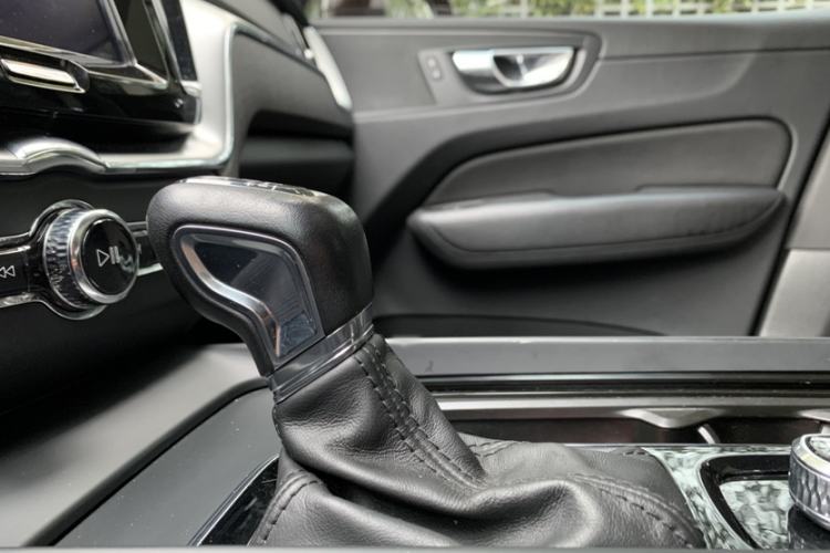 Used Volvo XC60 2019 T5 4x4 Smart Edition China VI Standard