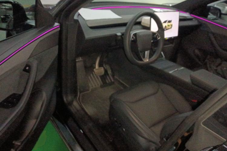 Used Tesla Model Y L 2025 Model Long-Range All-Wheel-Drive Version Driver Seat