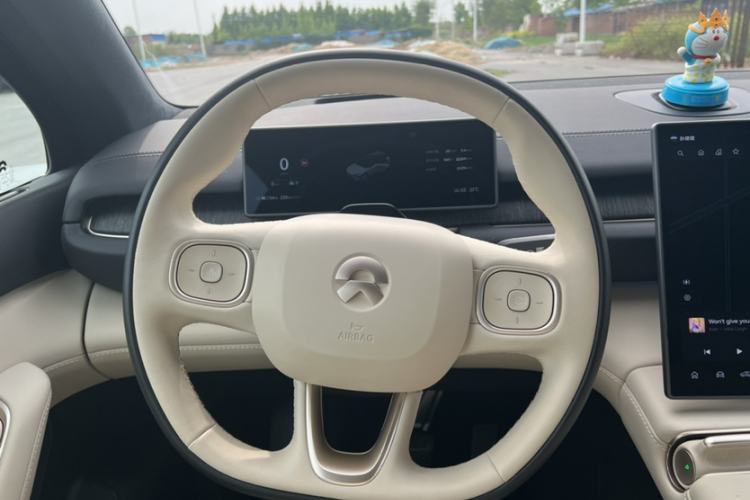 Used Nio ES6 2024 75 kWh Steering Wheel