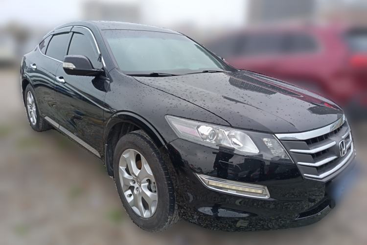 Used Honda Crosstour 2012 2.4L Luxury Edition Front Right 45 Deg