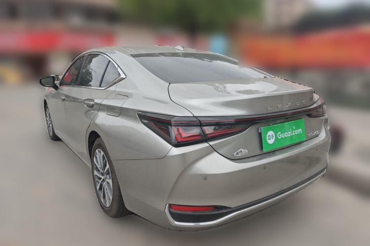 Used Lexus ES 2025 200 Premium Edition Rear Left 45 Deg