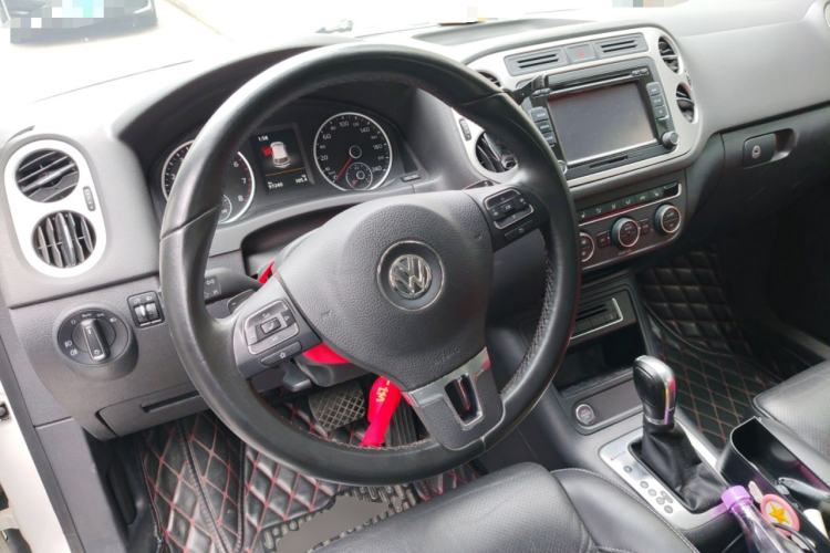 Used Volkswagen Tiguan 2016 330TSI Automatic All-Wheel Drive Luxury Edition Steering Wheel