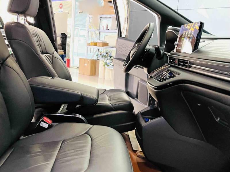 Used Honda Elysion 2024 2.0L eHEV Ultimate Edition — 34