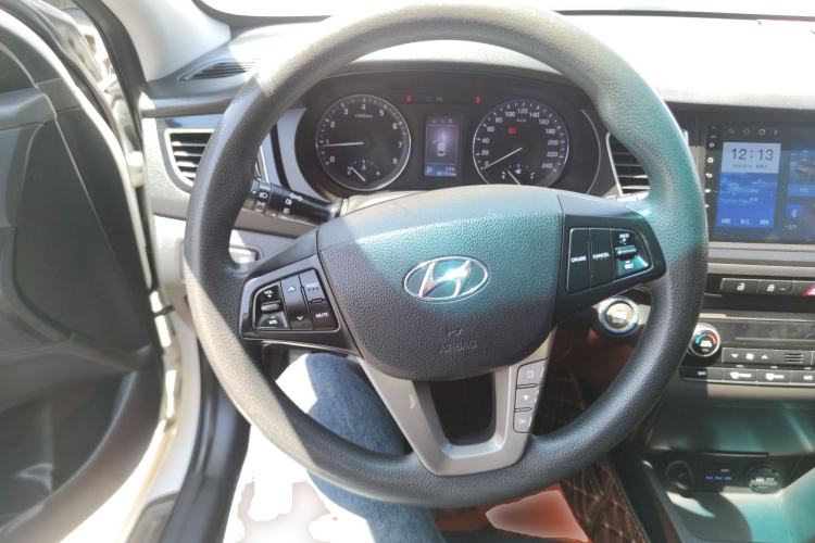 Used Hyundai Mistra 2014 1.8L Automatic Smart GLS Steering Wheel