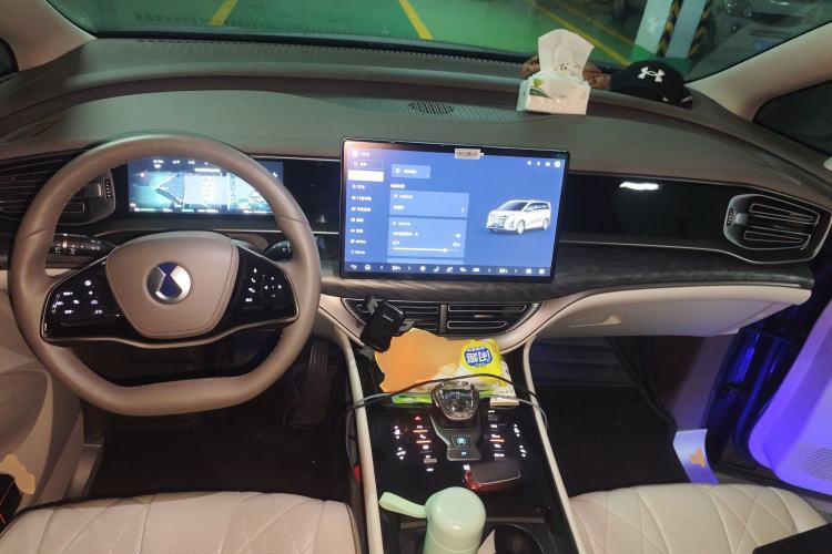 Used Denza D9 2022 DM-i 1040 Prestige Model
