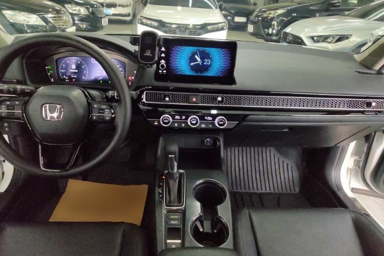 Used Honda Civic 2022 240TURBO CVT Dynamic Edition Center Console