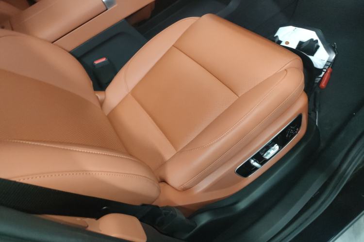 Used Li Auto L8 2024 Pro Model
