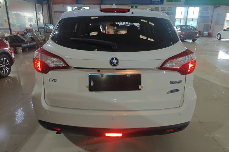 Used Venucia T70 2016 2.0L CVT Smart Choice Edition
