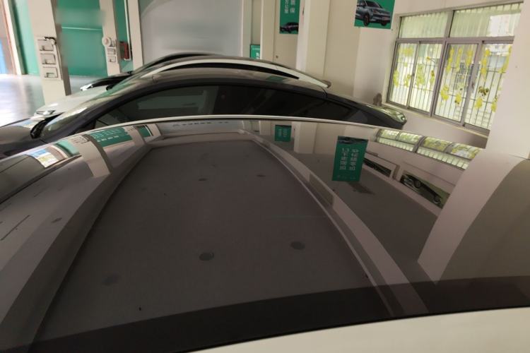 Used Tesla Model Y 2025 Long-Range All-Wheel-Drive Version
