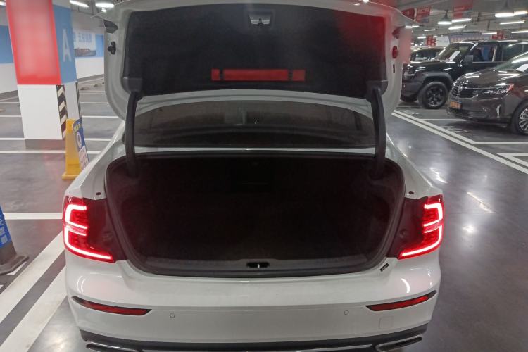 Used Volvo S60 2021 T4 Zhiyi Luxury Edition