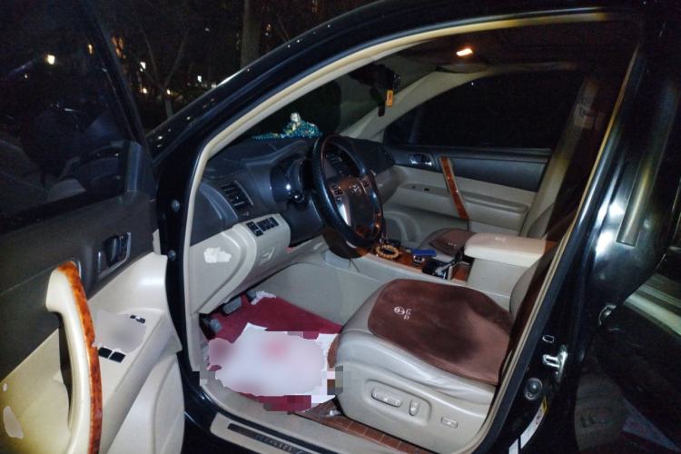 Used Toyota Highlander 2013 2.7L Two-Wheel Drive 7-Seater Zijin Edition
