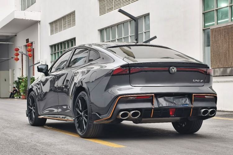 Used CHANGAN UNI-V 2022 1.5T Sport Edition
