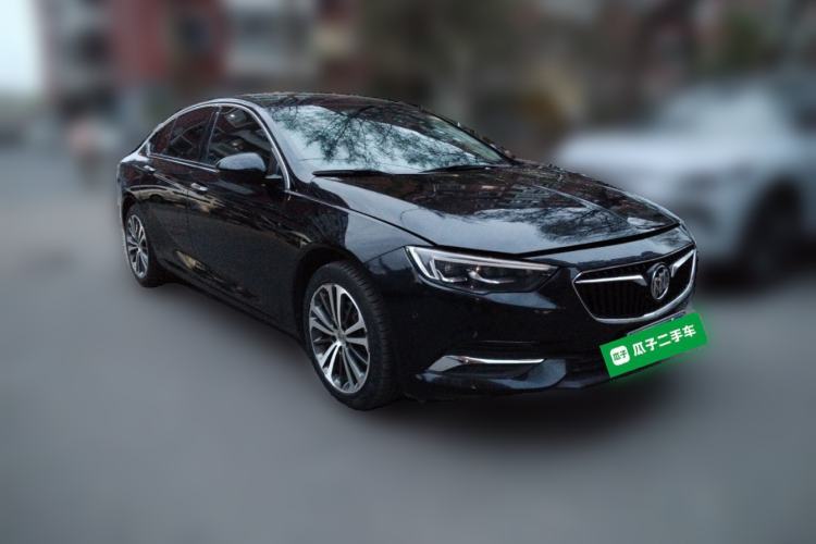 Used Buick Regal 2017 28T Luxury Edition Front Right 45 Deg