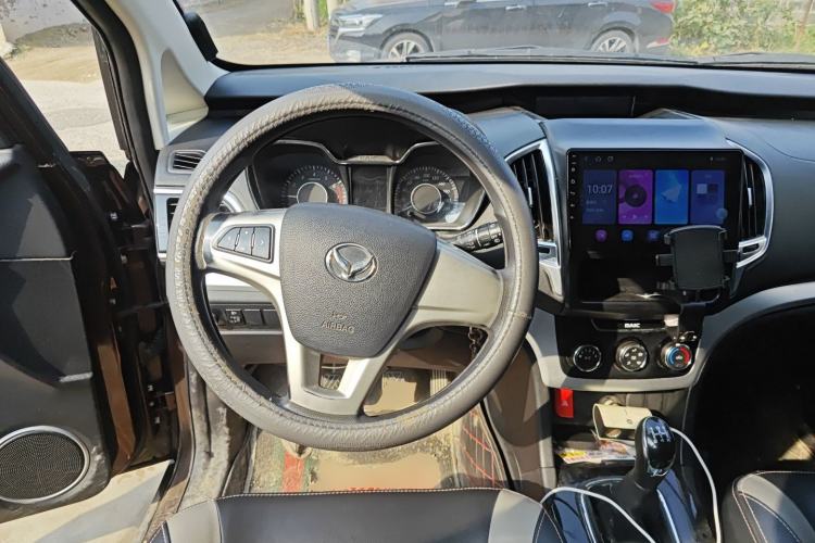 Used HYOSOW H3 2015 1.5L manual luxury version Steering Wheel