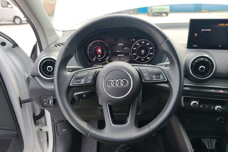 Used Audi Q2L e-tron 2019 Q2L e-tron Pure Electric Smart Style Steering Wheel