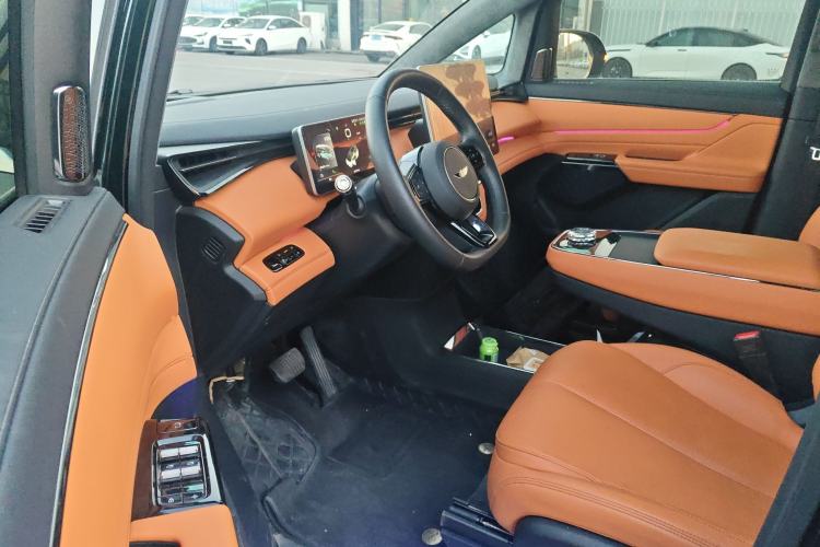 Used Geely Galaxy LEVC L380 2025 805 km Flagship Version All-Wheel Drive