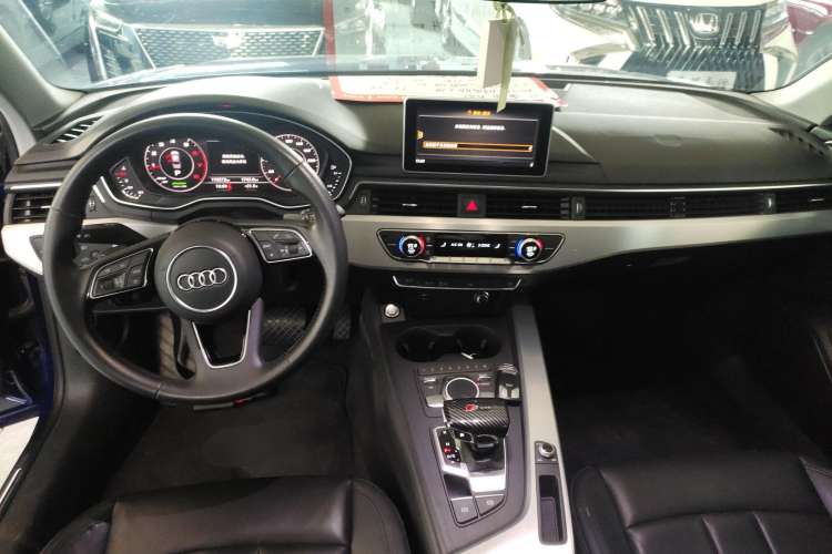 Used Audi A4L 2018 30th Anniversary Edition 40 TFSI Fashion Model
