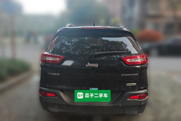 Used Jeep Cherokee 2016 2.0L Superior Edition