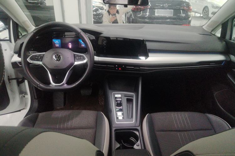 Used Volkswagen Golf 2021 280TSI DSG Pro Center Console