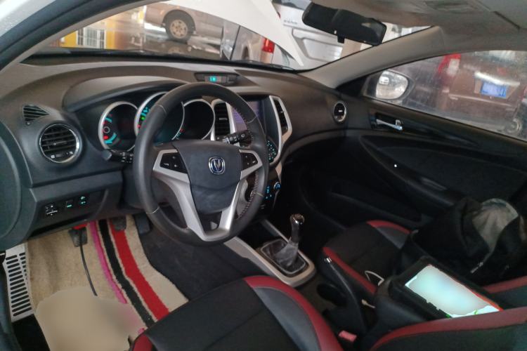 Used CHANGAN Eado 2013 1.6L Manual ZhiKu Model China IV Standard Center Console