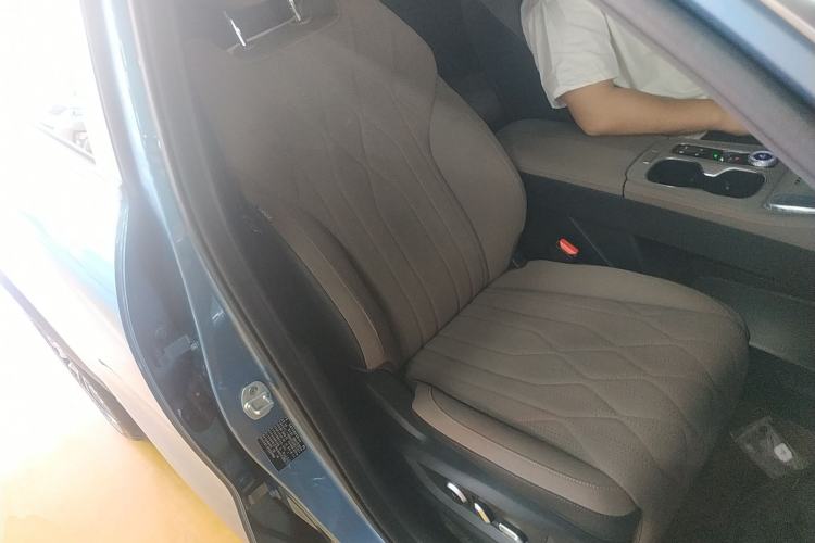 Used Chery Tiggo 8 PLUS C-DM 2025 1.5T 116 km Prestige Version 5 Seats