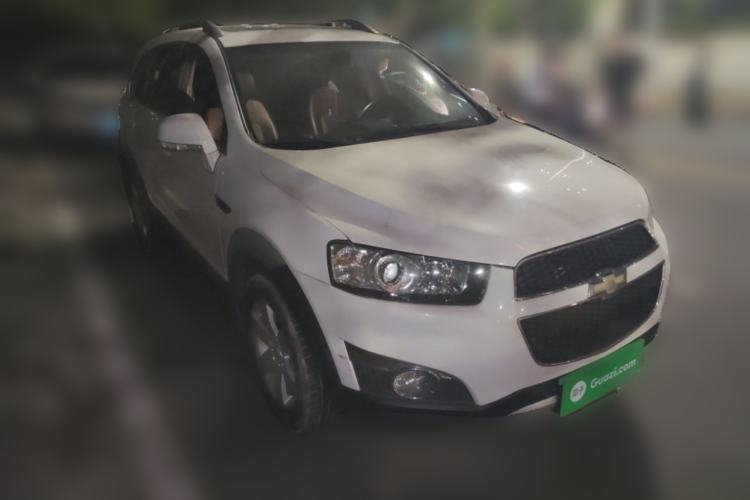 Used Chevrolet Captiva 2014 2.4L Two-Wheel Drive Urban Version 7 Seats Front Right 45 Deg
